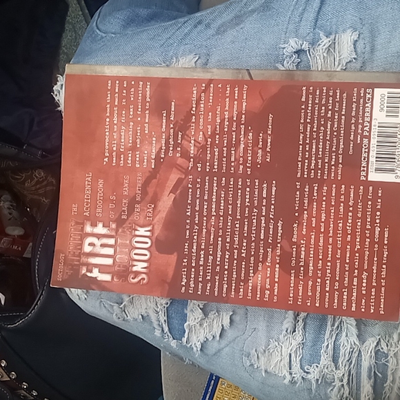 Books - Picture 2 of 6